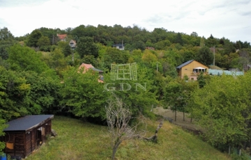 Eladó telek/földterület
