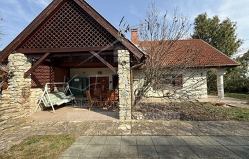 Eladó családi ház