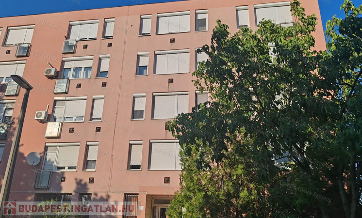 Szolnokon a Tallinn városrész Bimbó utcájában 1+félszobás lakás eladó!                                 