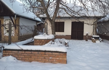 Eladó telek/földterület