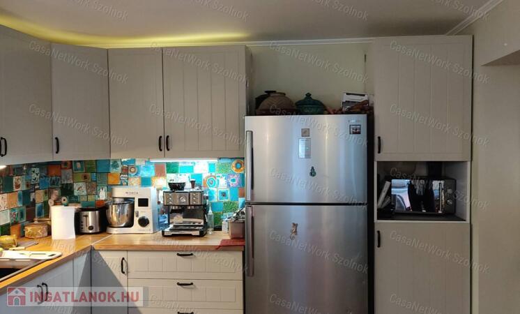 Eladó családi ház, Törtel