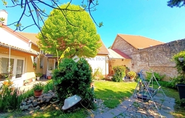 Eladó családi ház