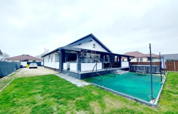 Eladó családi ház