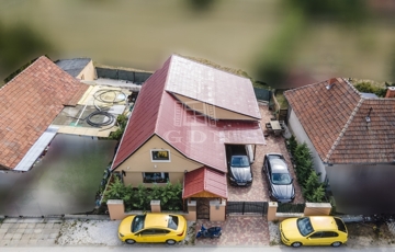 Eladó családi ház