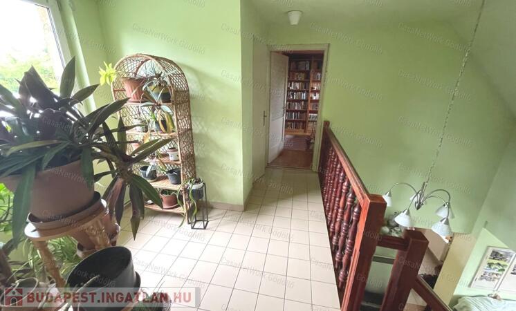 Kedvelt helyen tágas otthon                                 