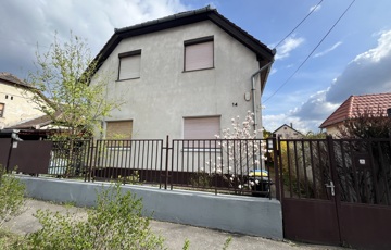 Eladó családi ház