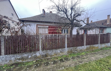 Eladó családi ház