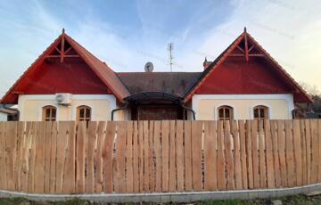 Eladó családi ház