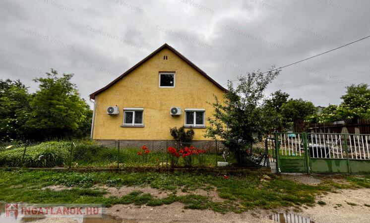 Eladó családi ház Zánkán!