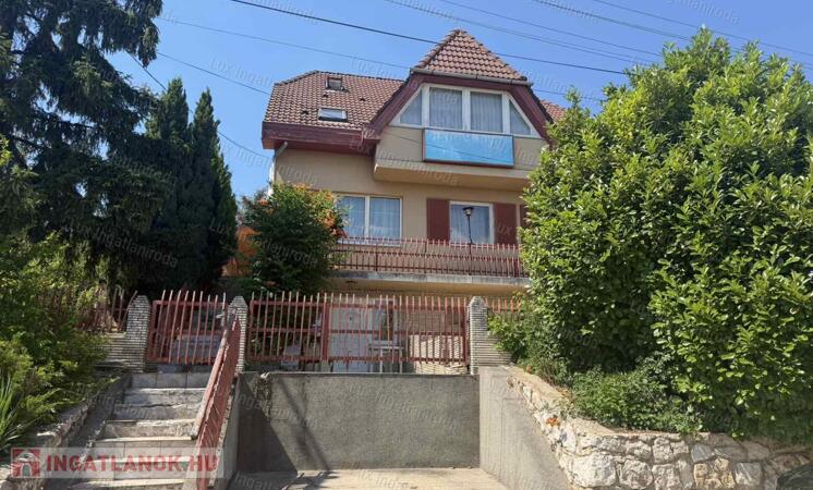 Eladó ingatlan (panzió) Tatabánya Turul hegyoldalon