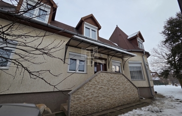 Eladó családi ház