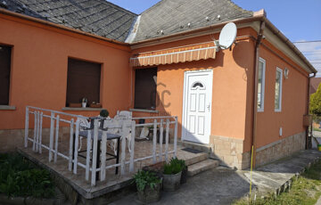 Eladó családi ház