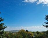 Eladó nyaraló balatoni panorámával, intim kerttel Balatonalmádiban!