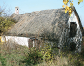 Balaton-felvidéken 6,3 ha birtok, 2 db romos épülettel