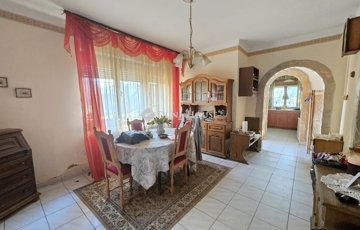 Eladó családi ház