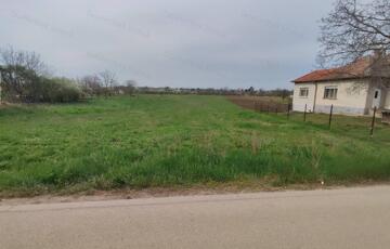 Eladó telek/földterület