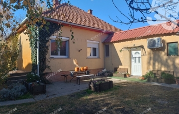 Eladó családi ház