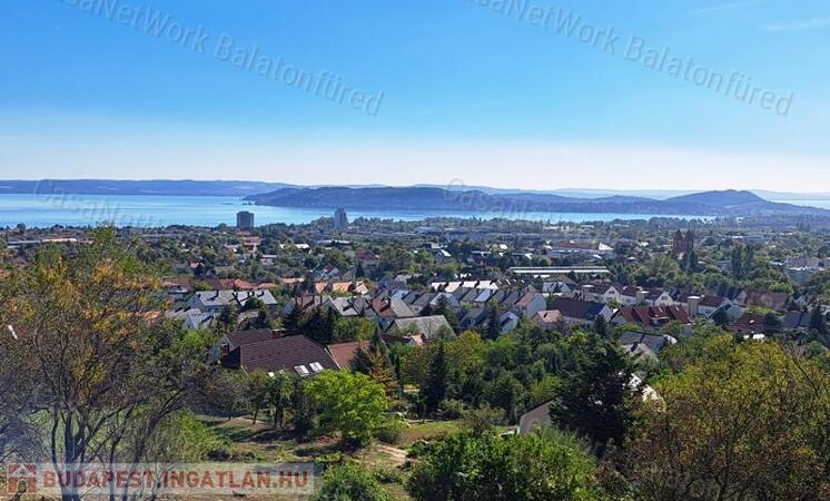 Körpanorámás , építhető - eladó ZÁRTKERT BALATONFÜREDEN                                 