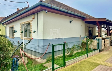 Eladó családi ház