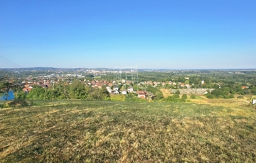 Eladó telek/földterület