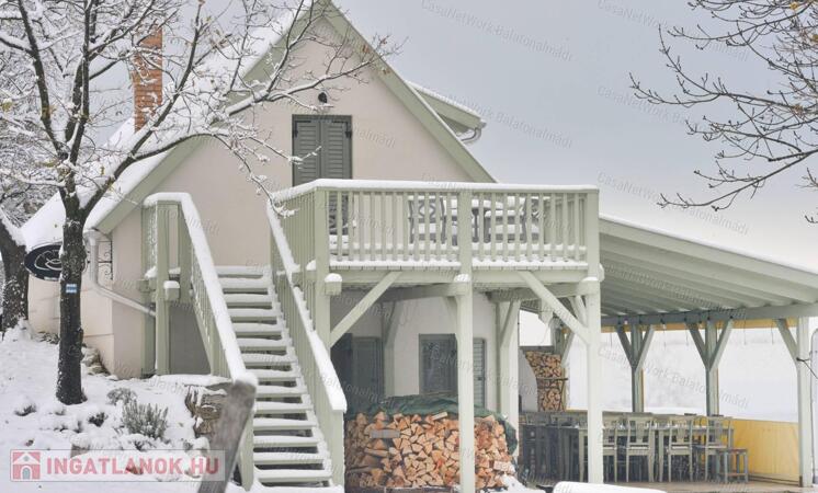 Vendégház lenyűgöző panorámával a Balaton-felvidéki Nemzeti Park tetején