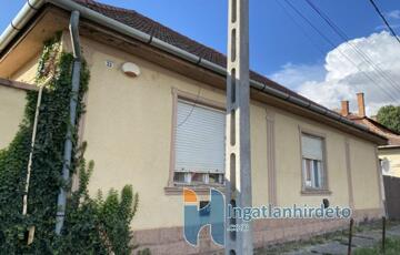 Eladó családi ház