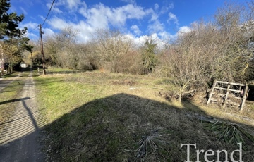 Eladó telek/földterület