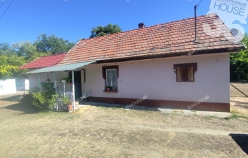 Eladó családi ház