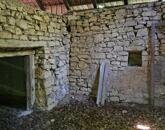 Balaton-felvidéken 6,3 ha birtok, 2 db romos épülettel