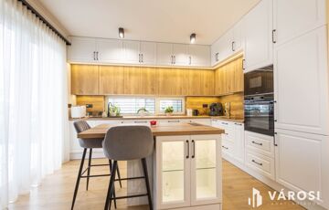 Eladó családi ház