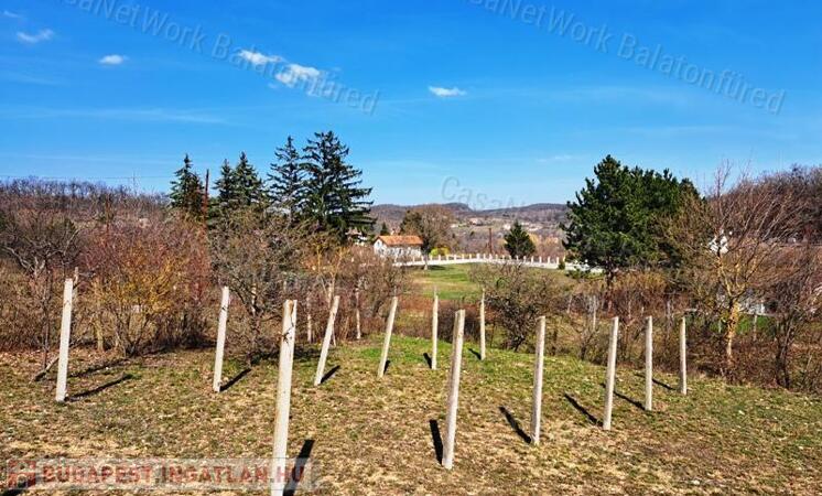Szép kilátások - eladó beépíthető külterületi telek Balatonfüreden                                 