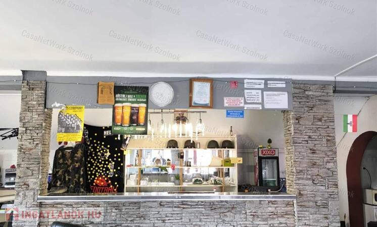 Eladó fő út melletti üzlethelyiség Tiszaföldváron