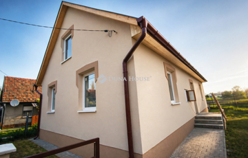 Eladó családi ház