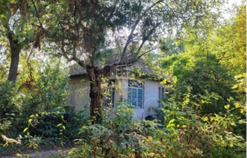 Eladó telek/földterület