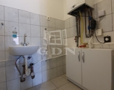 Kiadó iroda/üzlethelyiség Székesfehérvár 500 000 Ft