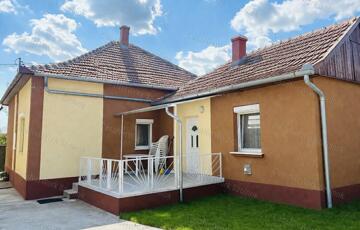 Eladó családi ház