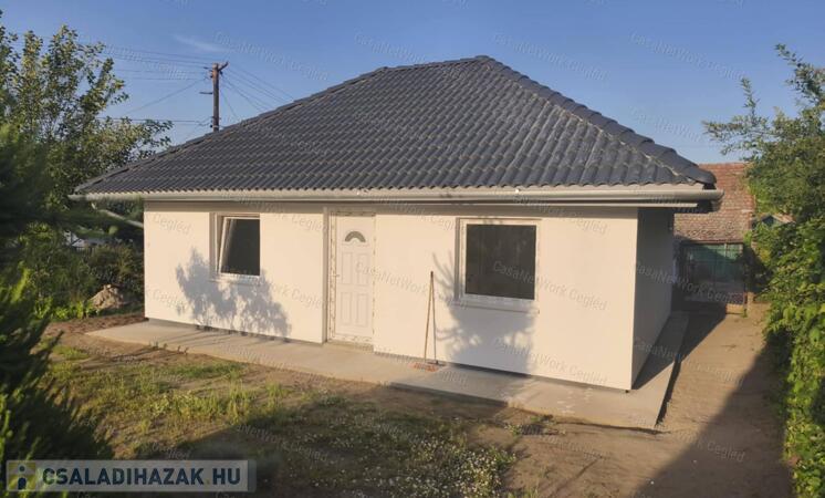 Eladó családi ház Tápiószelén                                 