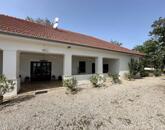 Jól megközelíthető tanya komplexum eladó akár üzleti célra is!