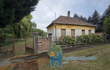 Eladó családi ház