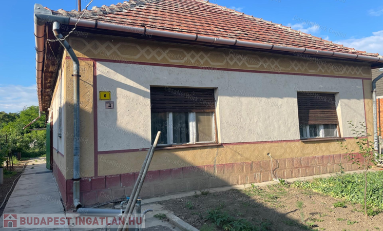Tiszaföldváron családi ház eladó                                 
