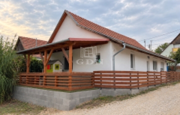 Eladó családi ház