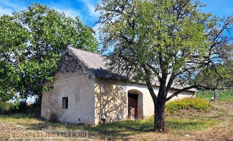 Festői környezetben - eladó GAZDASÁGI ÉPÜLET SZENTBÉKKÁLLÁN                                 