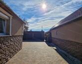 Tarnaörsön a főút mellett 205 nm-es 3 szobás igényes családi ház eladó