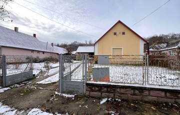 Eladó családi ház