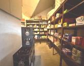 Főút mellett lakóházzal egybekötött üzlet eladó Szarvas külterületén