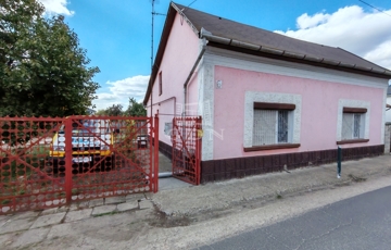 Eladó családi ház