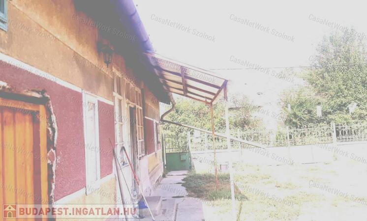 Cibakházán eladó egy 64 m2-es felújítandó családi ház !                                 