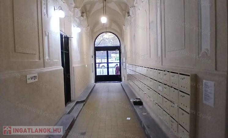 Eladó Budapesi Lipotvárosi 64 m2 tégla lakás.