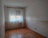 Szolnokon, a Széchenyi lakótelepen 2szobs, 2.emeleti lakás eladó!