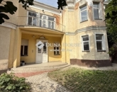 Eladó családi ház Pécs 184 000 000 Ft